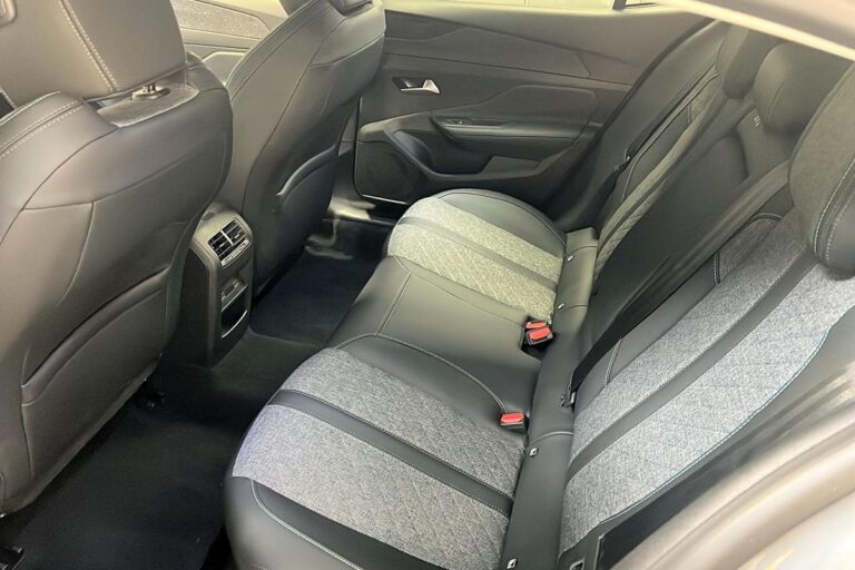 Peugeot 408 Hybrid 136 e-DCS6 Allure - Image 10 (July 22, 2026)