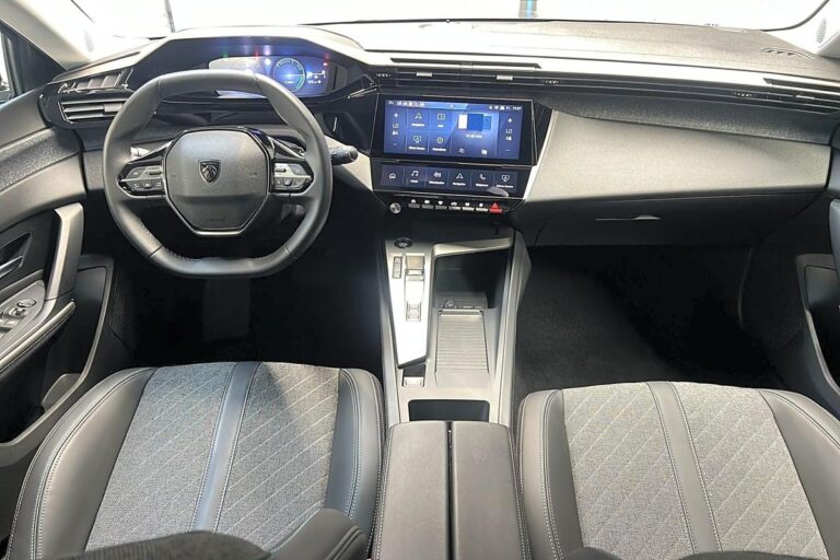 Peugeot 408 Hybrid 136 e-DCS6 Allure - Image 12 (July 22, 2026)