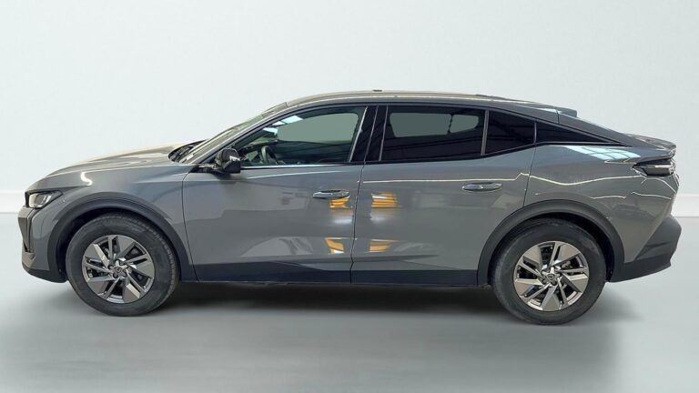 Peugeot 408 Hybrid 136 e-DCS6 Allure - Image 04 (July 22, 2026)