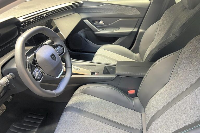 Peugeot 408 Hybrid 136 e-DCS6 Allure - Image 09 (July 22, 2026)
