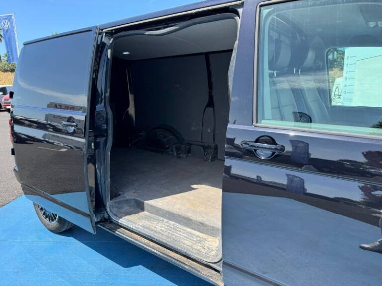 Volkswagen Transporter FOURGON 6.1 VAN 2.0 TDI 204 DSG7 BUSINESS - Image 04 (July 22, 2026)