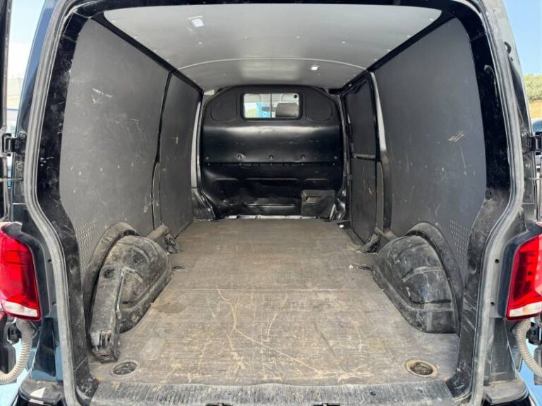 Volkswagen Transporter FOURGON 6.1 VAN 2.0 TDI 204 DSG7 BUSINESS - Image 05 (July 22, 2026)