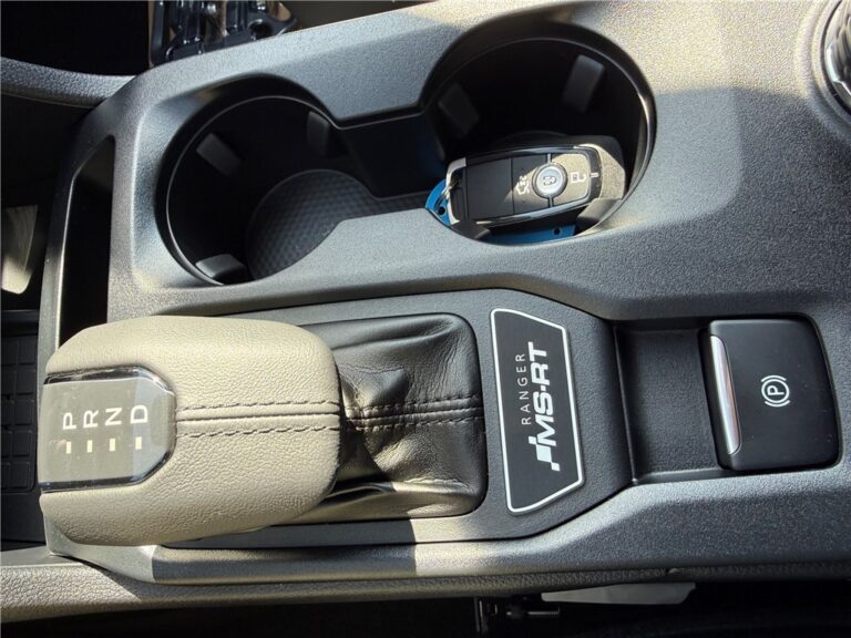 Ford Ranger IV DOUBLE CABINE DCA 3.0 ECOBLUE V6 240 CH BVA10 E-4WD MS-RT - Image 15 (July 22, 2026)