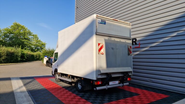 Renault-Trucks Maxity DCI 130 CAISSE 20m3 + HAYON - Image 04 (July 23, 2026)