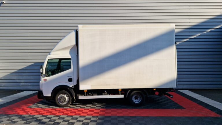 Renault-Trucks Maxity DCI 130 CAISSE 20m3 + HAYON - Image 05 (July 23, 2026)