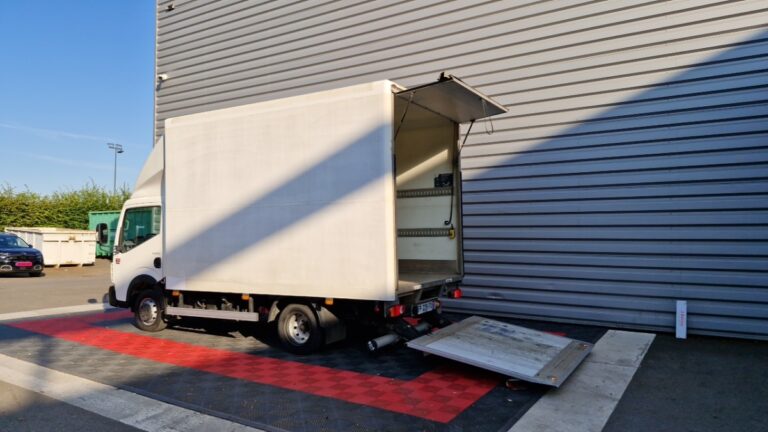 Renault-Trucks Maxity DCI 130 CAISSE 20m3 + HAYON - Image 06 (July 23, 2026)