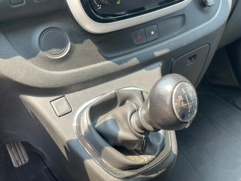 Renault Trafic 6 Places 1.6 dCi Chaîne – Garantie mois Reprise possible - Image 18 (July 25, 2026)