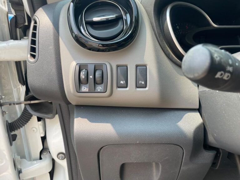 Renault Trafic 6 Places 1.6 dCi Chaîne – Garantie mois Reprise possible - Image 19 (July 25, 2026)