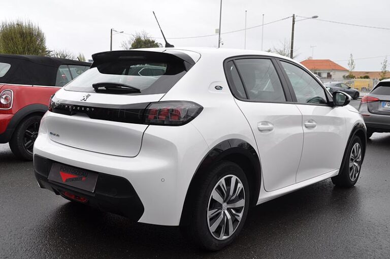 Peugeot 208 e-208 electrique 136 Active Business - Image 03 (July 27, 2026)