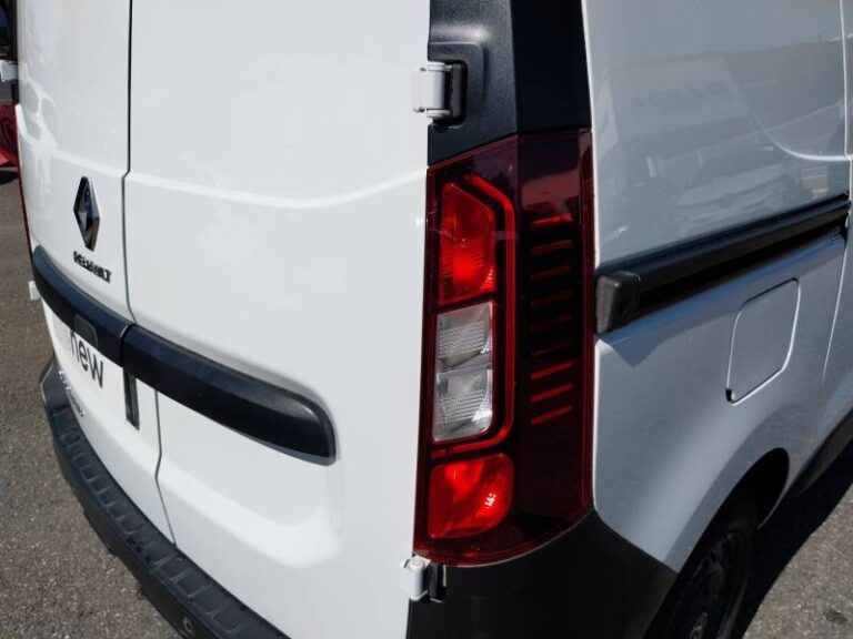 Renault Express (30) VAN BLUE DCI 95 – 22 CONFORT - Image 17 (July 29, 2026)
