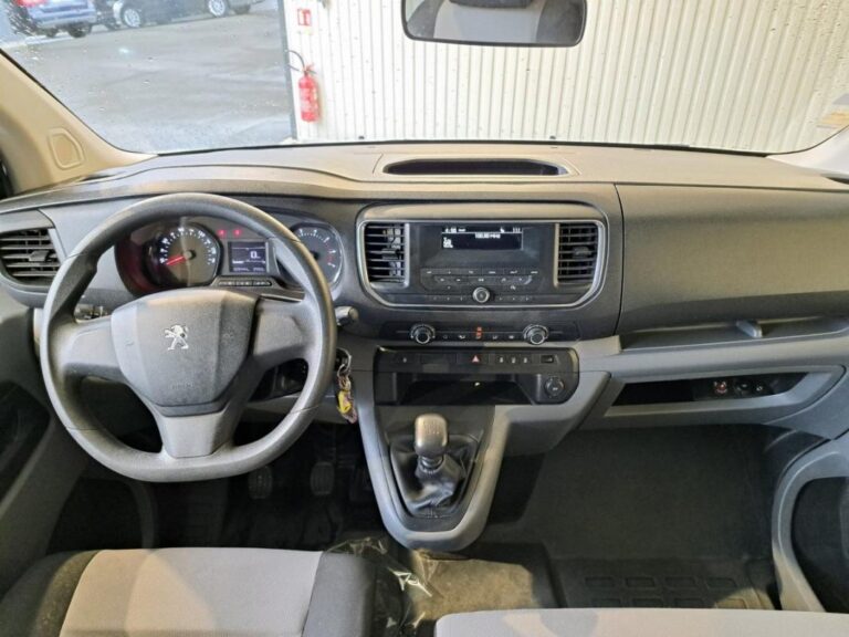 Peugeot Expert Combi STANDARD 1.6 BLUEHDI 115CH SS BVM6 - Image 09 (July 30, 2026)