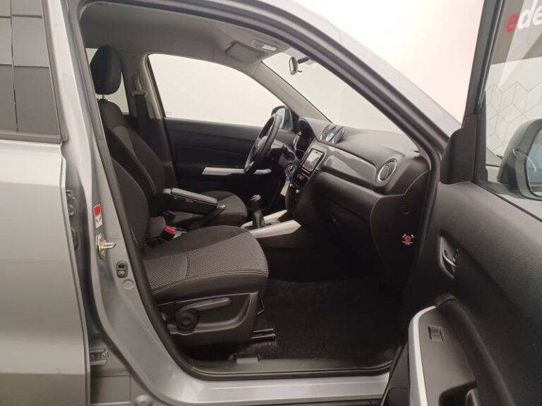 Suzuki Vitara 1.6 VVT Privilège - Image 14 (July 30, 2026)