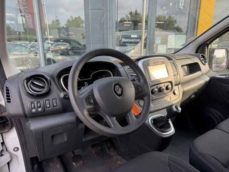 Renault Trafic III NV CA CF 1000 dCi 120 S&S / Attelage TVA récupérable 2ème main - Image 14 (July 31, 2026)