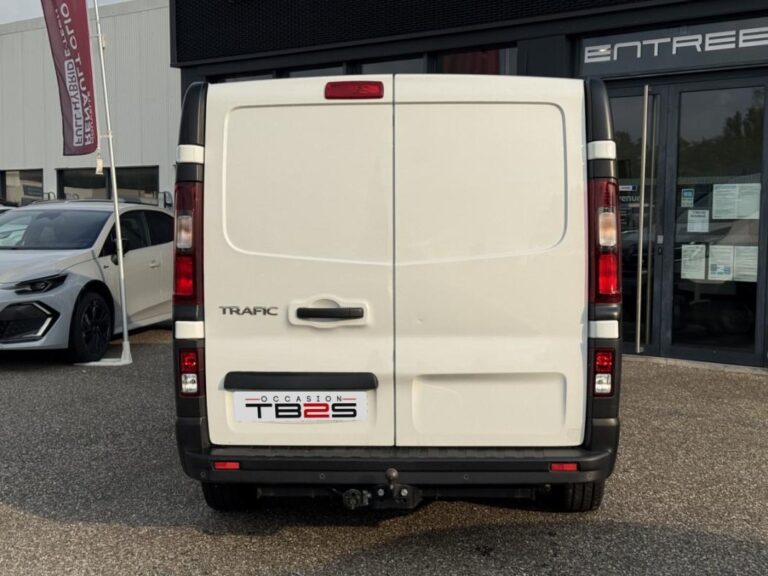 Renault Trafic III NV CA CF 1000 dCi 120 S&S / Attelage TVA récupérable 2ème main - Image 06 (July 31, 2026)