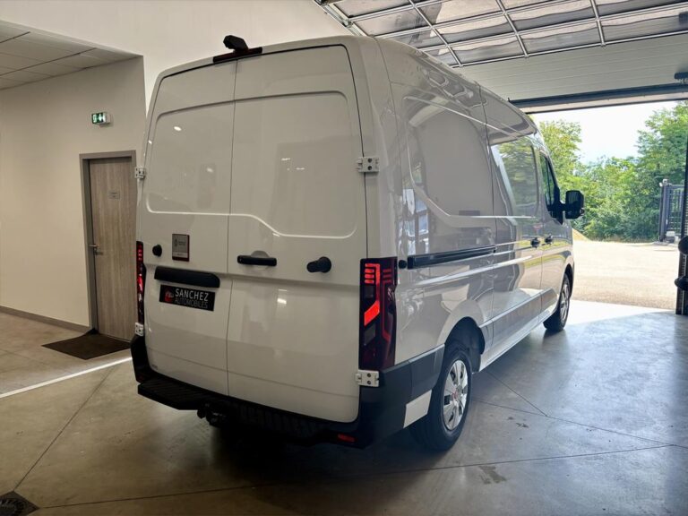 Renault Master IV 2.0 DCI 150 3T5 BVA RED - Image 06 (July 1, 2026)