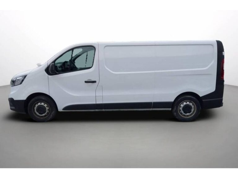 Renault Trafic FGN 3000 KG BLUE DCI 130 ESSENTIEL - Image 02 (July 2, 2026)