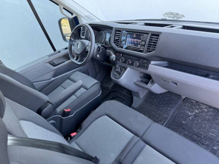 Volkswagen Crafter FOURGON VAN 35 2.0 TDI 177 CH BVA BUSINESS - Image 03 (July 2, 2026)