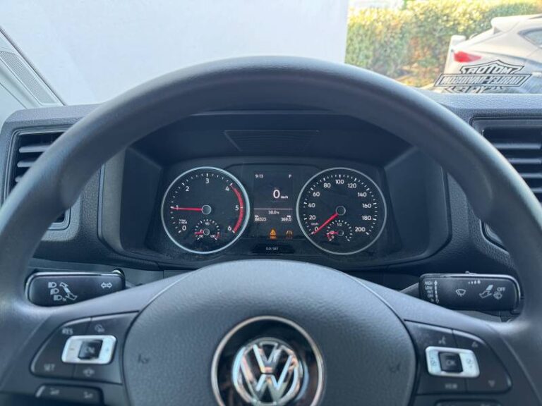 Volkswagen Crafter FOURGON VAN 35 2.0 TDI 177 CH BVA BUSINESS - Image 06 (July 2, 2026)