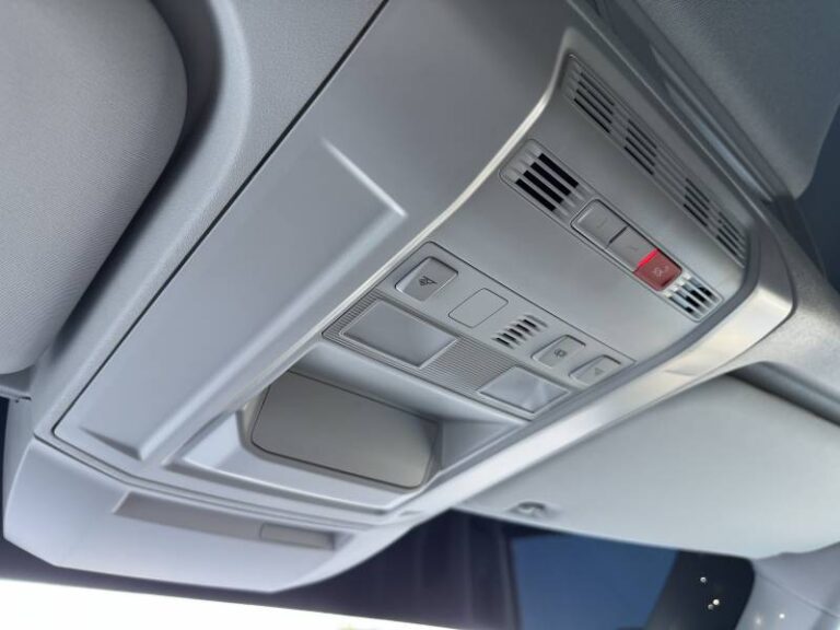 Volkswagen Crafter FOURGON VAN 35 2.0 TDI 177 CH BVA BUSINESS - Image 09 (July 2, 2026)