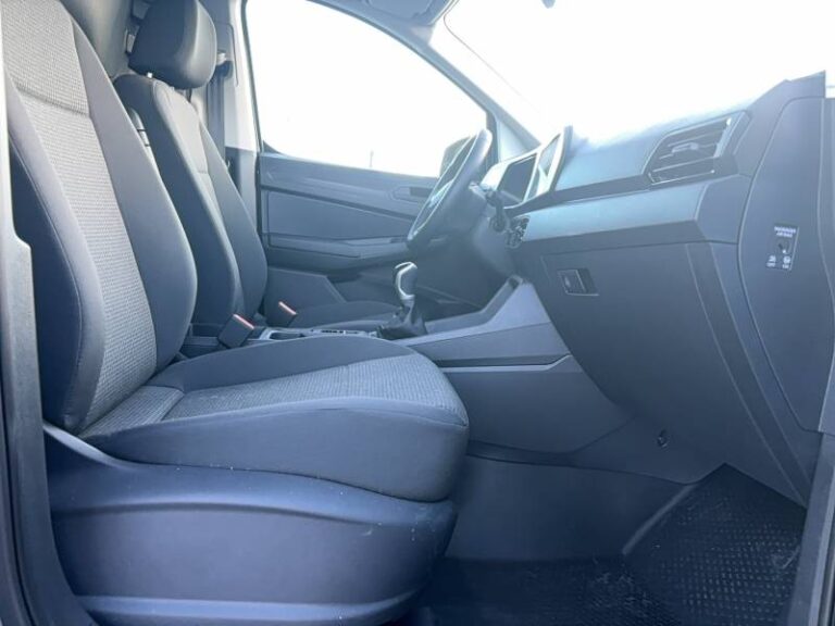Volkswagen Caddy (30) CARGO 2.0 TDI 102 BVM6 BUSINESS - Image 04 (July 2, 2026)
