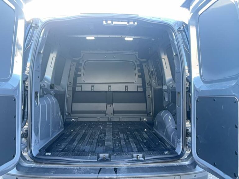 Volkswagen Caddy (30) CARGO 2.0 TDI 102 BVM6 BUSINESS - Image 06 (July 2, 2026)