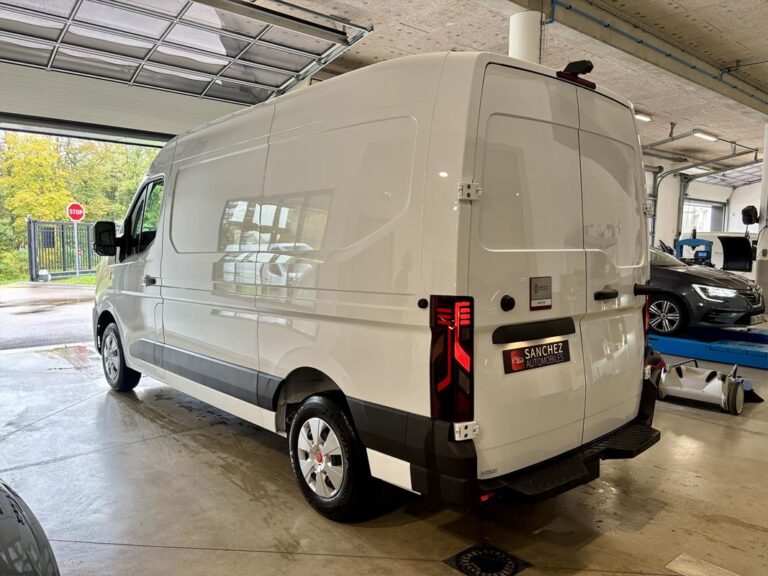 Renault Master IV 2.0 DCI 150 3T5 RED - Image 04 (July 3, 2026)