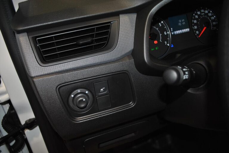 Renault Express II VAN 1.5 BLUE DCI 75 CONFORT - Image 09 (July 4, 2026)