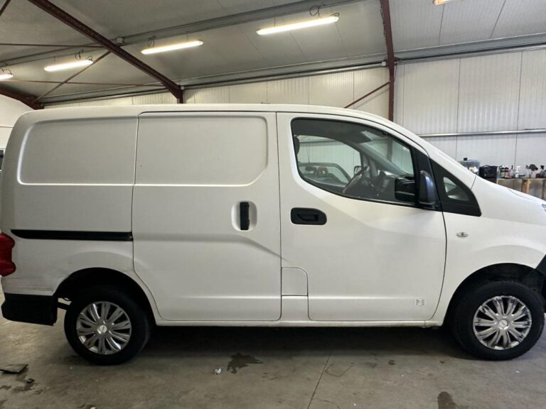 Nissan NV200 Fourgon 1.5 dCi FAP 90 cv - Image 06 (July 6, 2026)