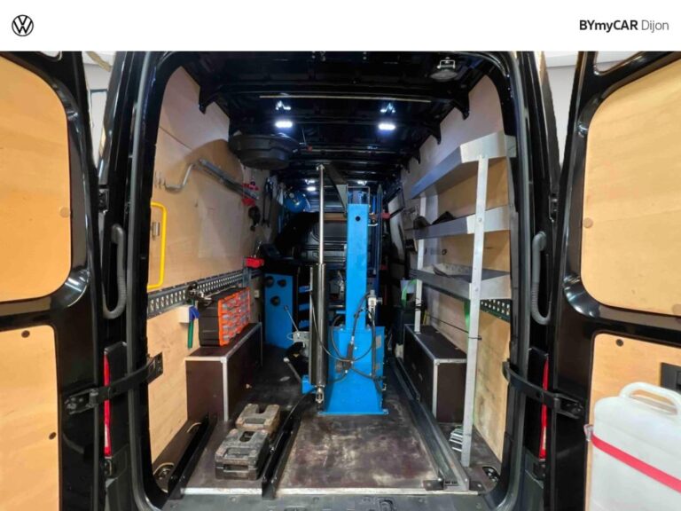 Volkswagen Crafter VAN 35 2.0 TDI 177 CH CAMION ATELIER - Image 13 (July 6, 2026)