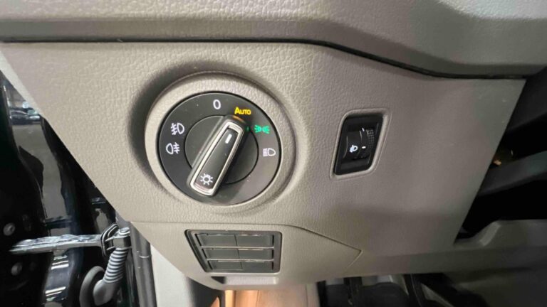 Volkswagen Crafter VAN 35 2.0 TDI 177 CH CAMION ATELIER - Image 18 (July 6, 2026)