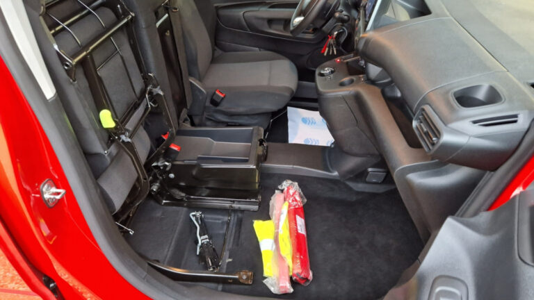 Citroën Berlingo Taille M BlueHDi 130 SetS EAT8 DRIVER - Image 12 (July 6, 2026)