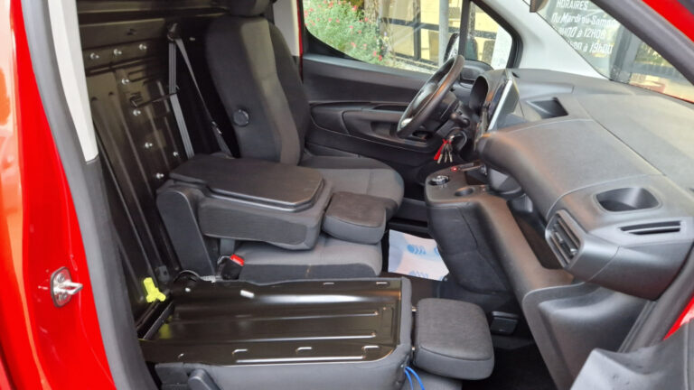 Citroën Berlingo Taille M BlueHDi 130 SetS EAT8 DRIVER - Image 16 (July 6, 2026)