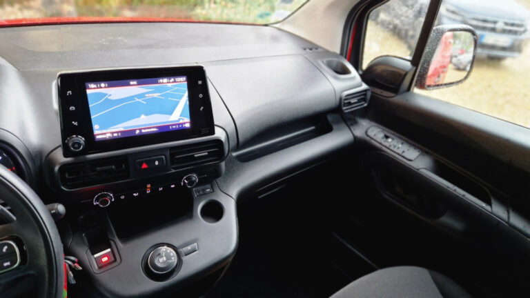 Citroën Berlingo Taille M BlueHDi 130 SetS EAT8 DRIVER - Image 09 (July 6, 2026)