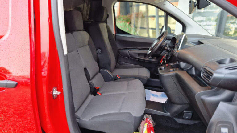 Citroën Berlingo Taille M BlueHDi 130 SetS EAT8 DRIVER - Image 19 (July 6, 2026)