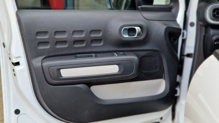 Citroën C3 SOCIETE BlueHDi 100 SetS BVM6 Feel - Image 19 (July 6, 2026)
