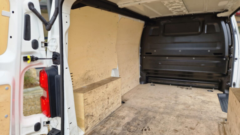 Peugeot Expert STANDARD 1.5 BLUEHDI 120 SetS BVM6 PREMIUM - Image 12 (July 6, 2026)