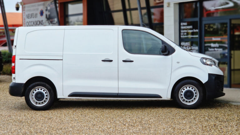 Peugeot Expert STANDARD 1.5 BLUEHDI 120 SetS BVM6 PREMIUM - Image 16 (July 6, 2026)