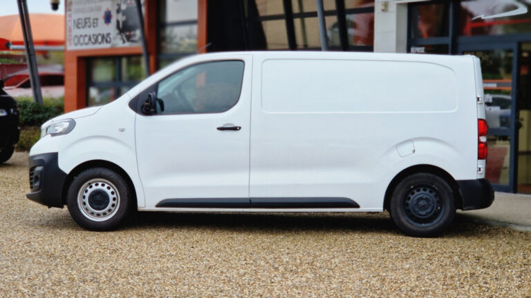 Peugeot Expert STANDARD 1.5 BLUEHDI 120 SetS BVM6 PREMIUM - Image 02 (July 6, 2026)