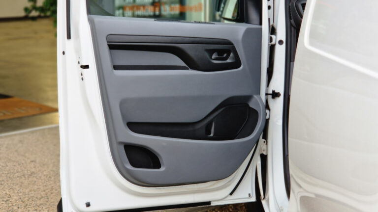 Peugeot Expert STANDARD 1.5 BLUEHDI 120 SetS BVM6 PREMIUM - Image 20 (July 6, 2026)