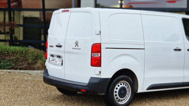 Peugeot Expert STANDARD 1.5 BLUEHDI 120 SetS BVM6 PREMIUM - Image 08 (July 6, 2026)