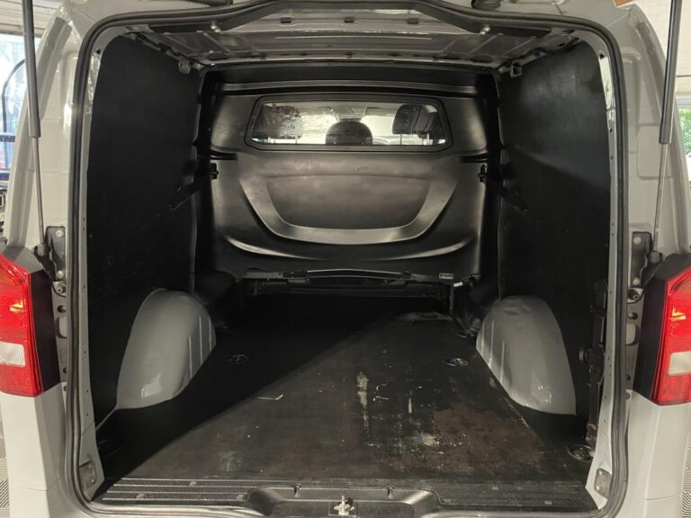 Mercedes Vito MIXTO 111CDI 114CH -LONG L2 H1-ATTELAGE-5 PLACES-CHAÎNE DISTRIBUTION-GARANTIE 6 MOIS- - Image 17 (July 6, 2026)