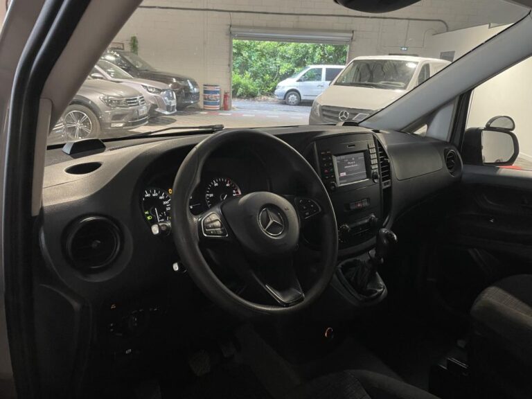 Mercedes Vito MIXTO 111CDI 114CH -LONG L2 H1-ATTELAGE-5 PLACES-CHAÎNE DISTRIBUTION-GARANTIE 6 MOIS- - Image 09 (July 6, 2026)