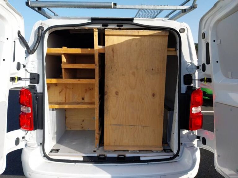 Opel Vivaro FOURGON FGN L2 2.0 DIESEL 120 CH PTAC AUGMENTE PACK BUSINESS - Image 16 (July 6, 2026)