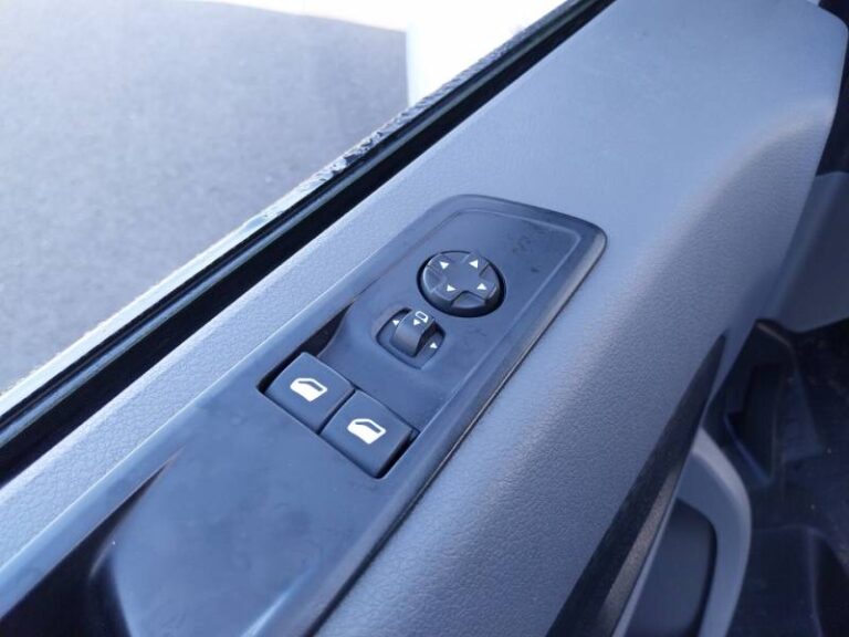 Opel Vivaro FOURGON FGN L2 2.0 DIESEL 120 CH PTAC AUGMENTE PACK BUSINESS - Image 17 (July 6, 2026)