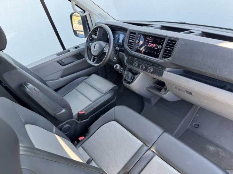 Volkswagen Crafter FOURGON CSC BENNE 4MOTION 35 L3 2.0 TDI 177CH BUSINESS - Image 04 (July 6, 2026)