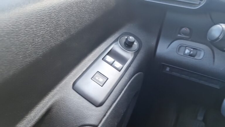 Peugeot Partner FOURGON LONG 950 KG BLUEHDI 130 SS BVM6 PREMIUM - Image 10 (July 6, 2026)