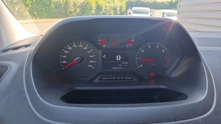 Peugeot Partner FOURGON LONG 950 KG BLUEHDI 130 SS BVM6 PREMIUM - Image 13 (July 6, 2026)