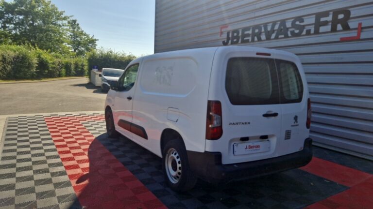 Peugeot Partner FOURGON LONG 950 KG BLUEHDI 130 SS BVM6 PREMIUM - Image 04 (July 6, 2026)