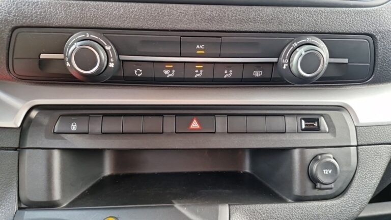 Peugeot Traveller BUSINESS STANDARD BLUEHDI 150CH SS BVM6 - Image 20 (July 6, 2026)