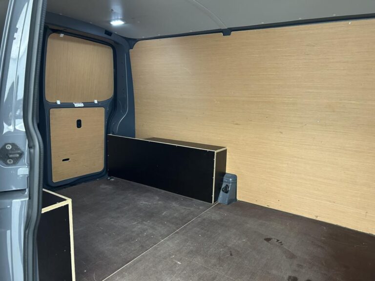 Volkswagen Transporter Fg VUL 2.8T 2.0 TDI 150ch Business DSG7 + Caméra de recul + GPS - Image 16 (July 6, 2026)